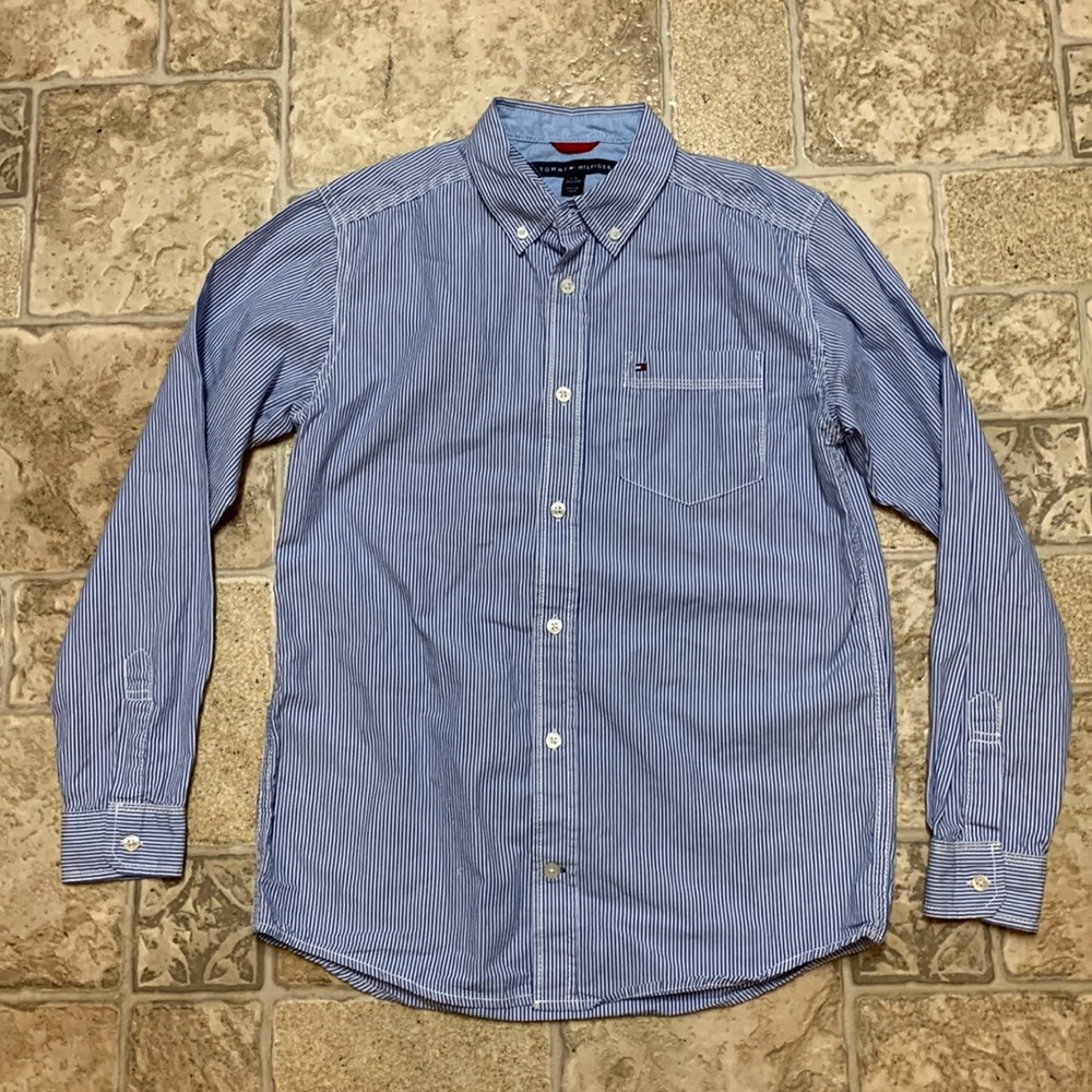 💥3/$25 item💥 Tommy Hilfiger button down shirt